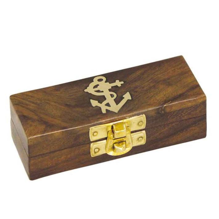 Kleine Holzbox mit edler Messingverzierung