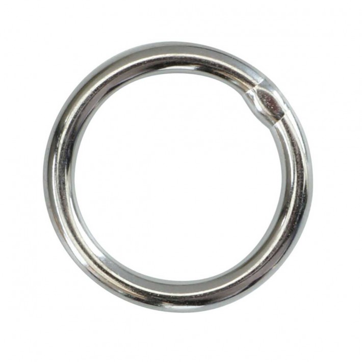 Ring aus rostfreiem Stahl